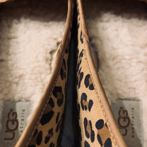 UGG Women's Tan Leopard Print Loafers - Women Size 8.5 - Picture 9 of 10